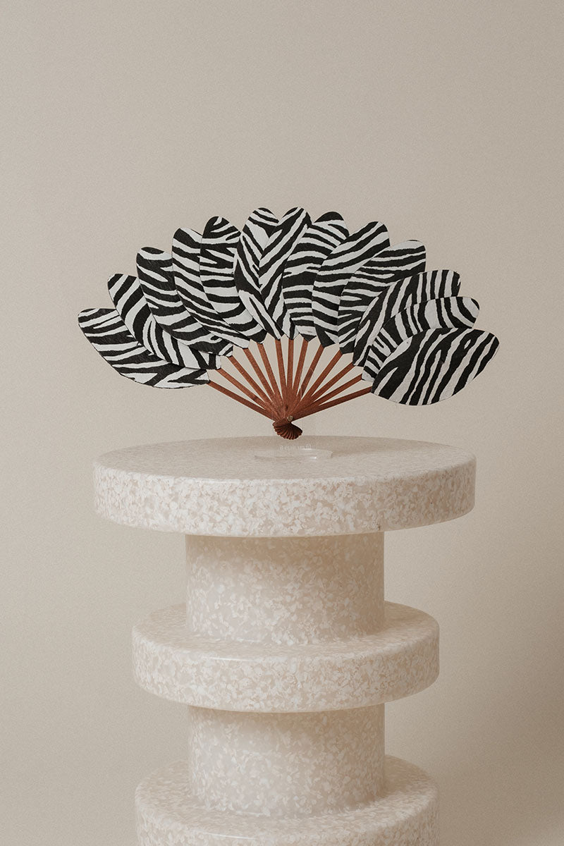 Éventail de luxe en cuir imprimé zèbre