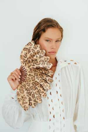 eventail de luxe palmette en cuir imprimé léopard